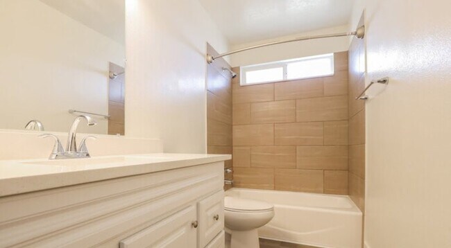 Building Photo - 3234 S Marcrest Dr