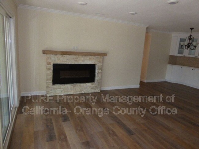 Building Photo - 2259 Via Puerta