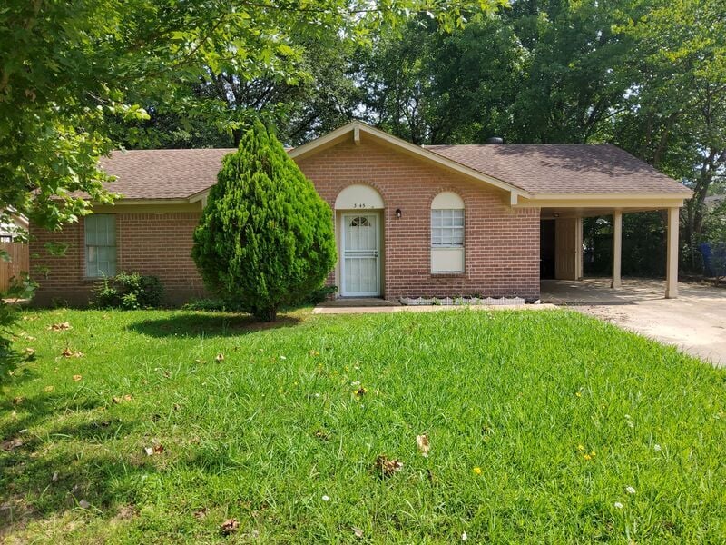 Primary Photo - 3145 Briarwood Dr