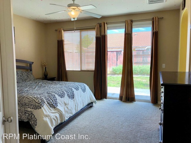 Building Photo - 4 br, 2 bath House - 5327 E Audrie Ave