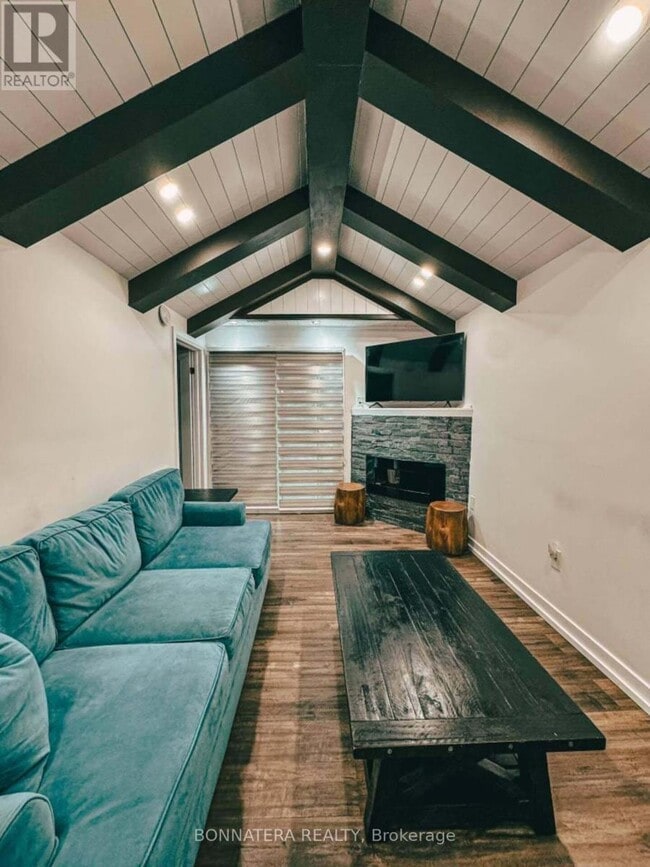 Building Photo - 687 Innisfil Beach Rd