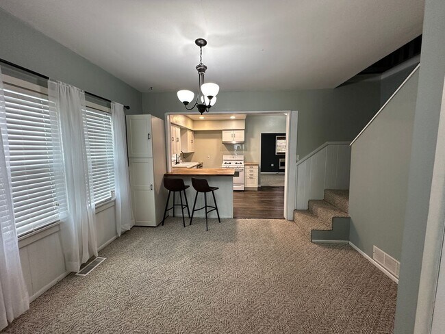 Building Photo - 3 Bedroom, 1 Bath home for rent