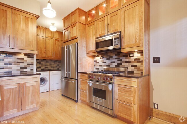 Building Photo - 725 W Brompton Ave