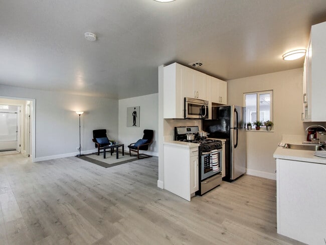 Foto del edificio - 1830 6th Ave