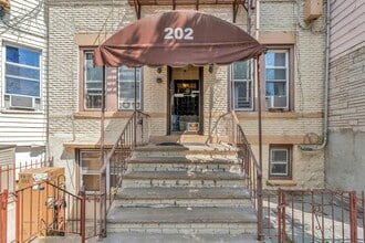 Building Photo - 202 48th St