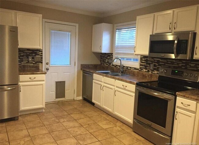 Building Photo - 1513 Laurel Oak Dr