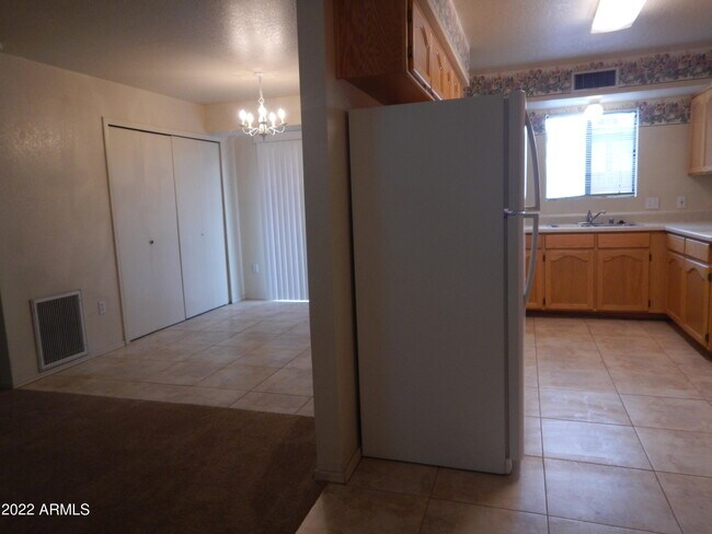 Building Photo - 4170 Plaza Oro Loma