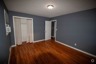 Building Photo - 812 Niles Rd