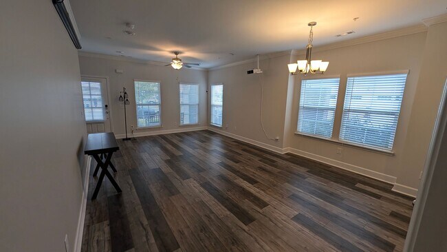Foto del edificio - 531 Farmstead Ln