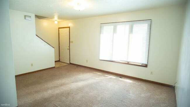 Foto del edificio - 3 br, 1.5 bath Townhome - Oxford Hill  Tow...