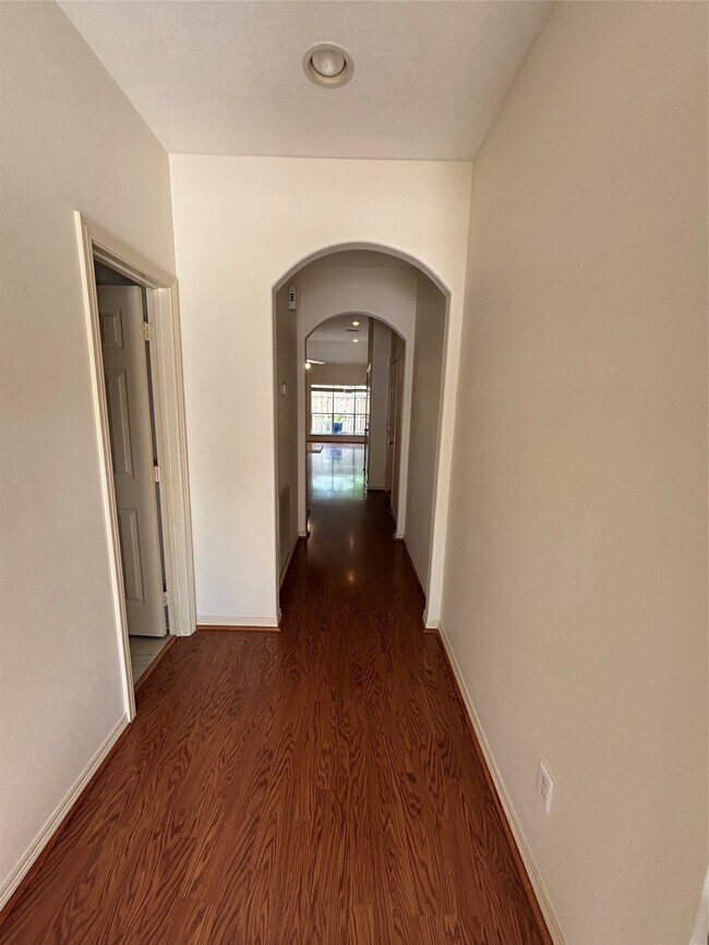 Building Photo - 10723 Norchester Village Dr