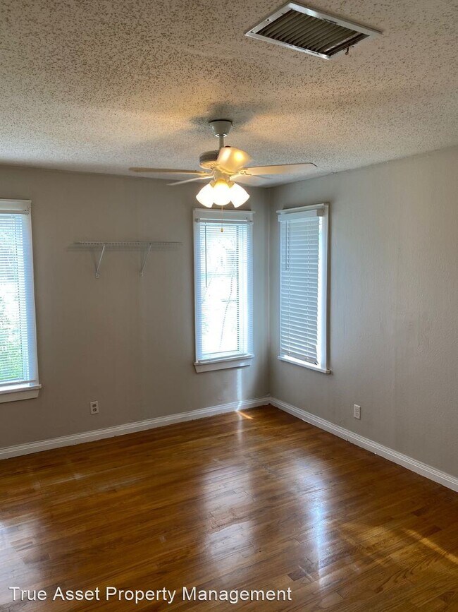 Building Photo - 3 br, 1 bath House - 2817 33rd St