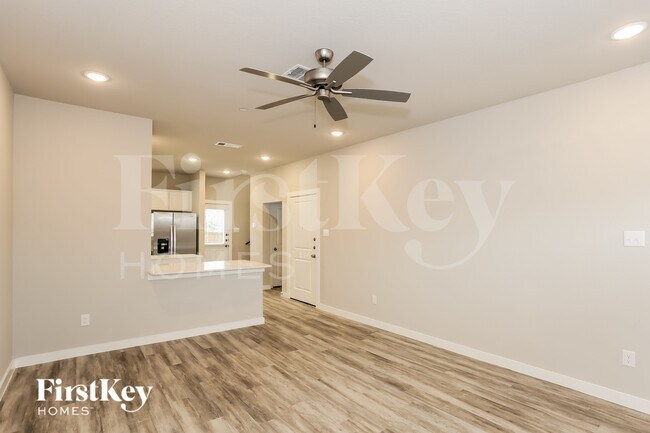 Building Photo - 339 Niki Dr