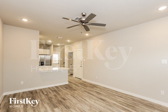 Foto del edificio - 339 Niki Dr