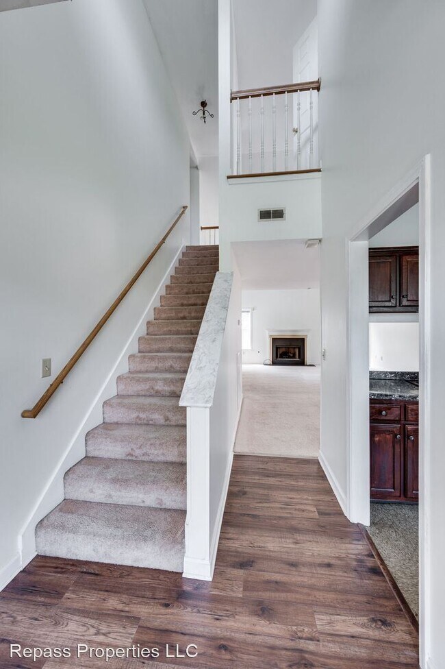 Foto del edificio - 3 br, 2 bath House - 6940 Somerset Farms C...