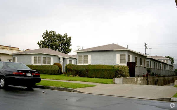 Foto del edificio - 820-822 S. Osage Ave