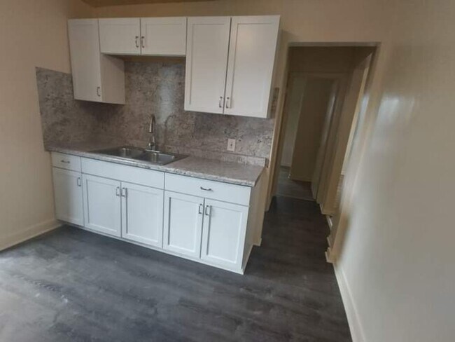 Building Photo - $750.00 - 2 Beds | 1 Bath House in Burton