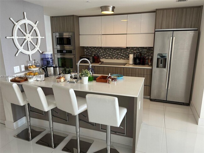 Foto del edificio - 600 NE 27th St
