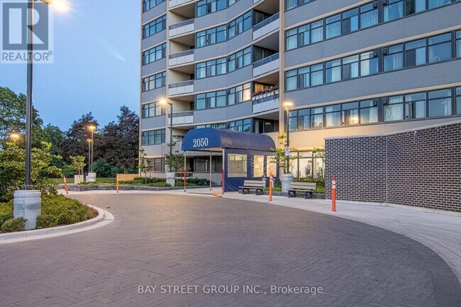 Photo du bâtiment - 2050 Bridletowne Cir