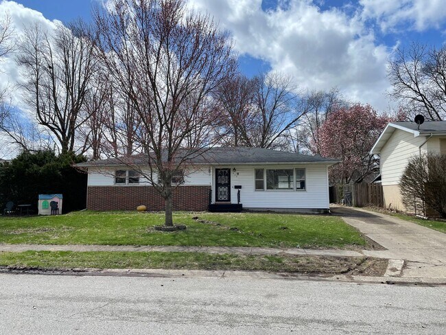 Building Photo - 3 bed /  2.5 bath West side single family ...