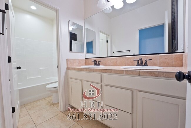 Building Photo - Highgate Community 3 bedroom -2 bath