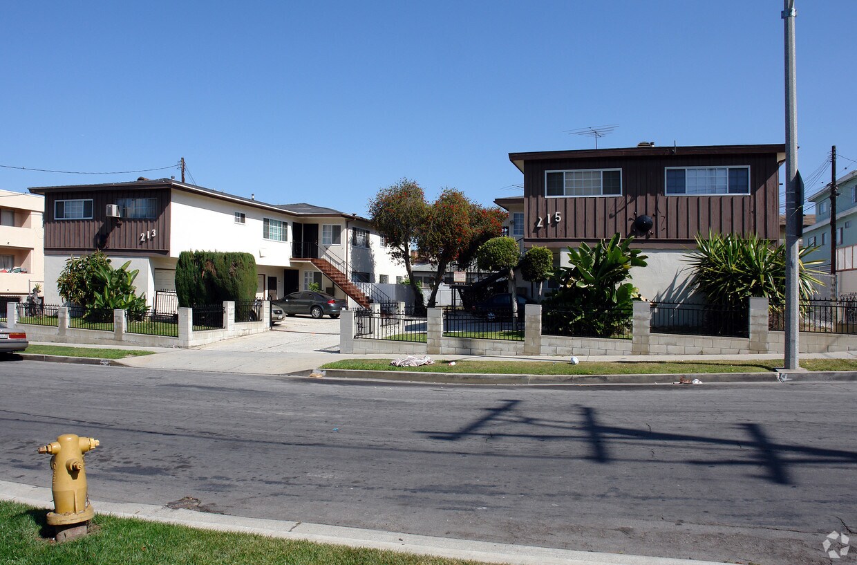 Foto del edificio - 215 E Plymouth St