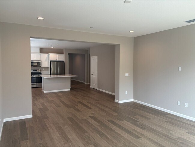Building Photo - Brand New Three bedroom Home