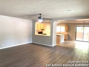 Foto del edificio - 7322 Huntwood Cir