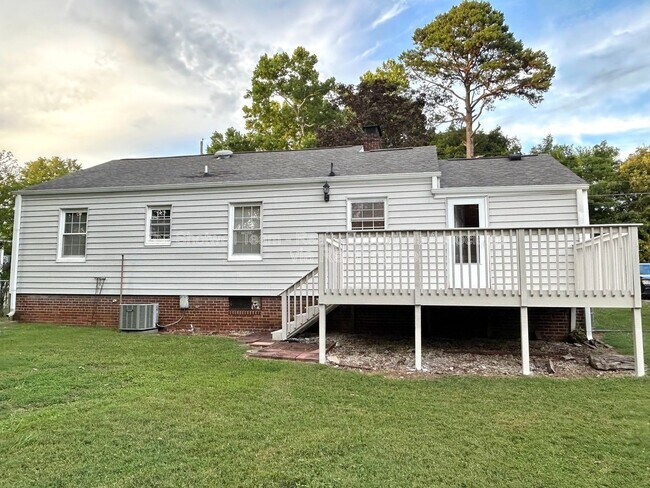 Foto del edificio - 4403 Cypress Ln SW