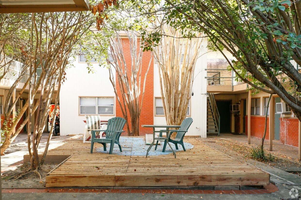 Foto del edificio - Campus Apartments