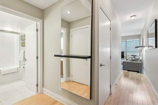 Building Photo - 80 John St