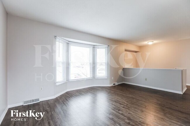 Building Photo - 513 NE Shiloh Cir