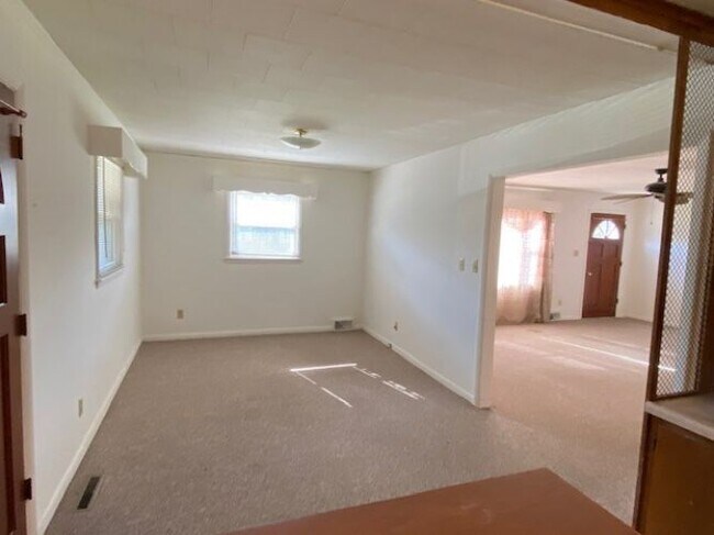 Building Photo - 2422 W Lee Hwy
