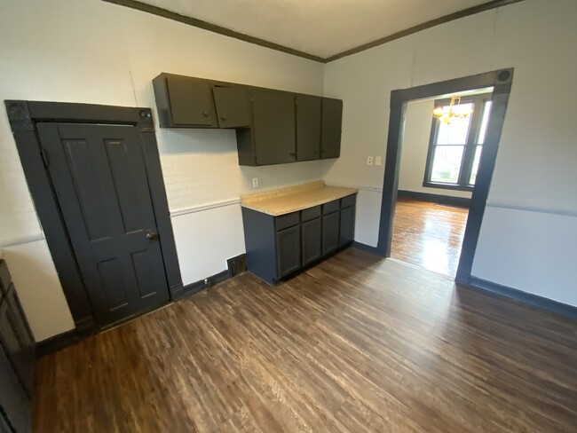Building Photo - 314 Porter St