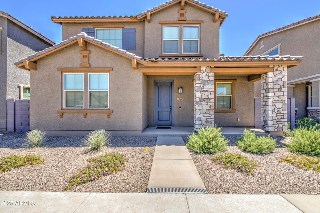 Foto principal - 3820 N 100th Dr