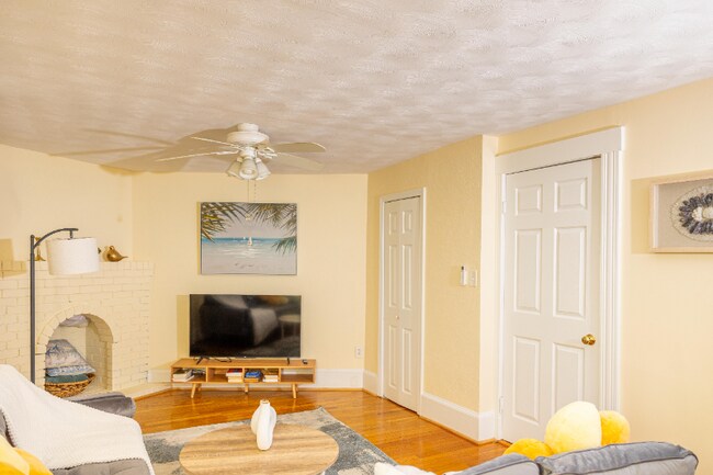 Foto del edificio - 85 Beach Rd