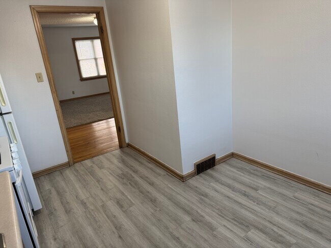 Foto del edificio - 6643 W Lisbon Ave