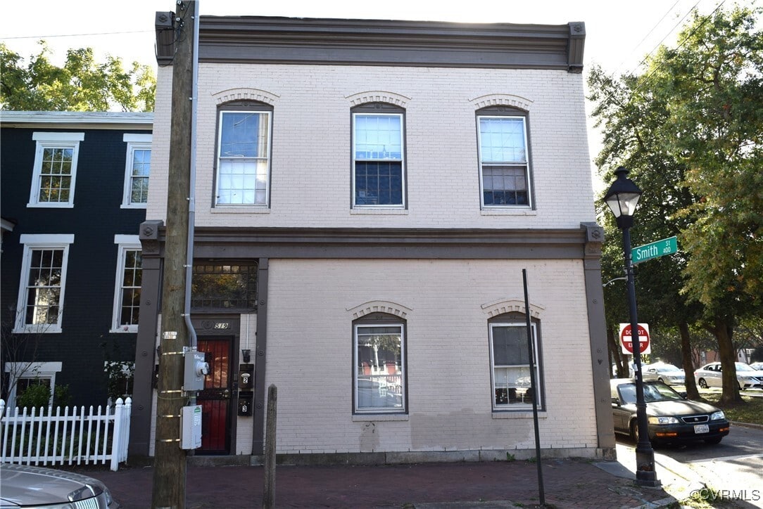 Primary Photo - 519 W Clay St