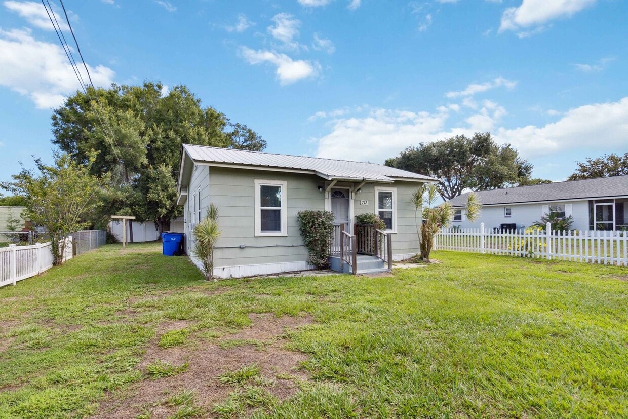 Primary Photo - Charming 1/1 Home in St. Cloud Close to th...