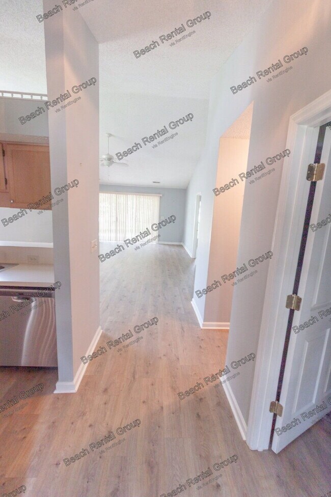 Building Photo - 6661 Wisteria Dr
