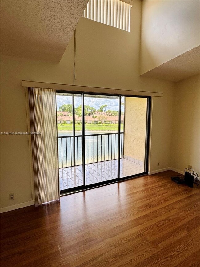 Building Photo - 806 Sky Pine Way