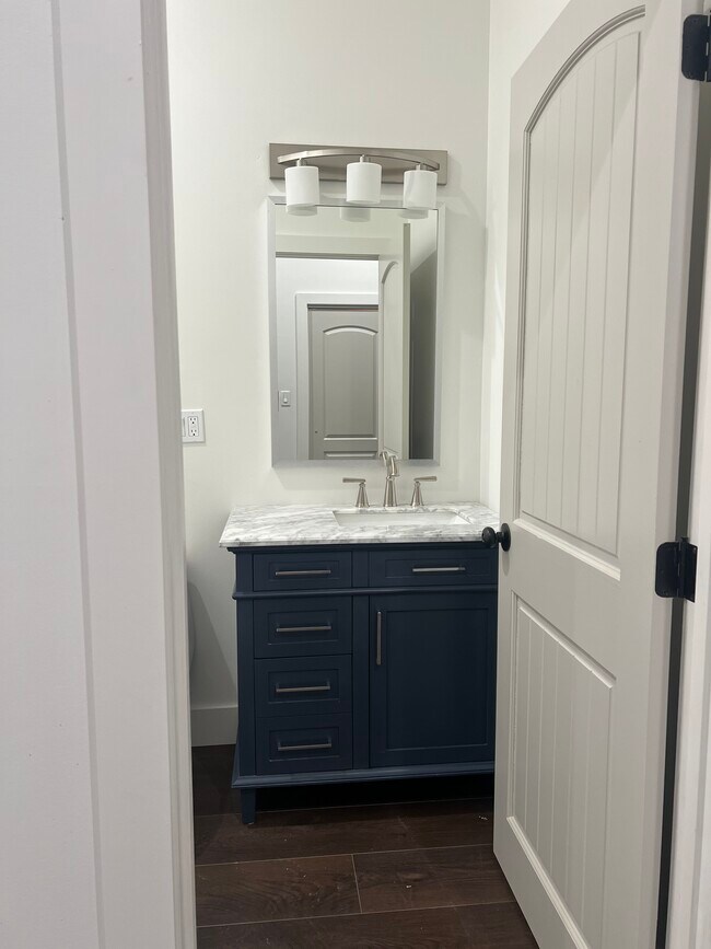 Foto del edificio - 50 S Main St