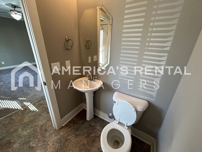 Building Photo - 417 Polo Trce