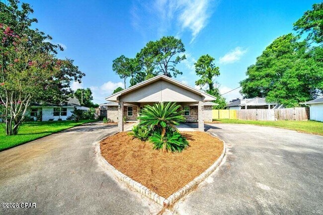 Foto del edificio - 350 Greenwood Cir
