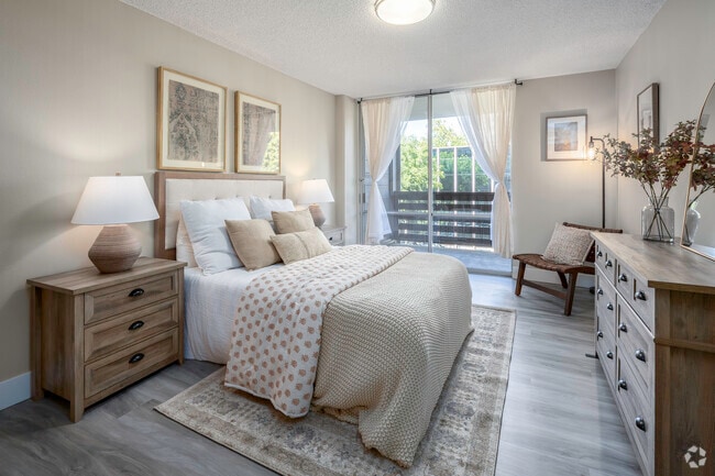 1BR, 1BA - 580SF - Bedroom - The Riverview (55+)