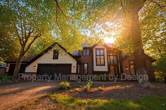 Building Photo - 921 Vineland Ct