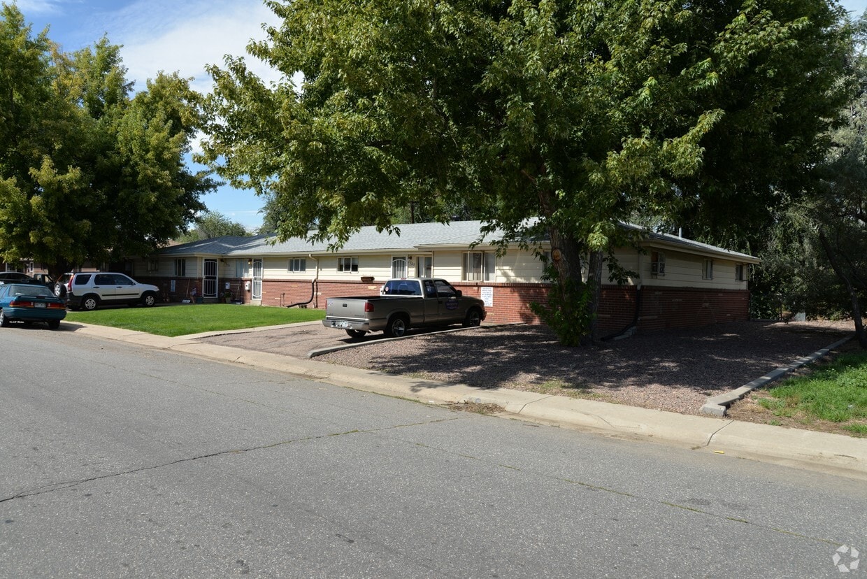 Primary Photo - 7615-7645 W 61st Ave