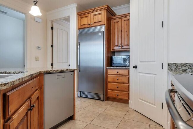 Foto del edificio - Beautiful Townhouse w attached 2 car garage in Orem