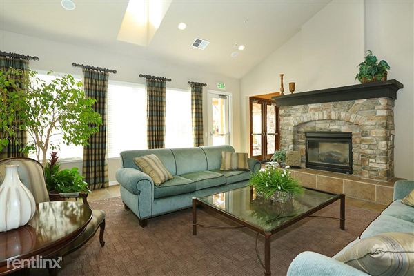 Building Photo - 9401 Coventry Square Dr