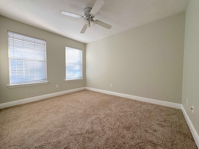 Foto del edificio - 3248 Addison Ln